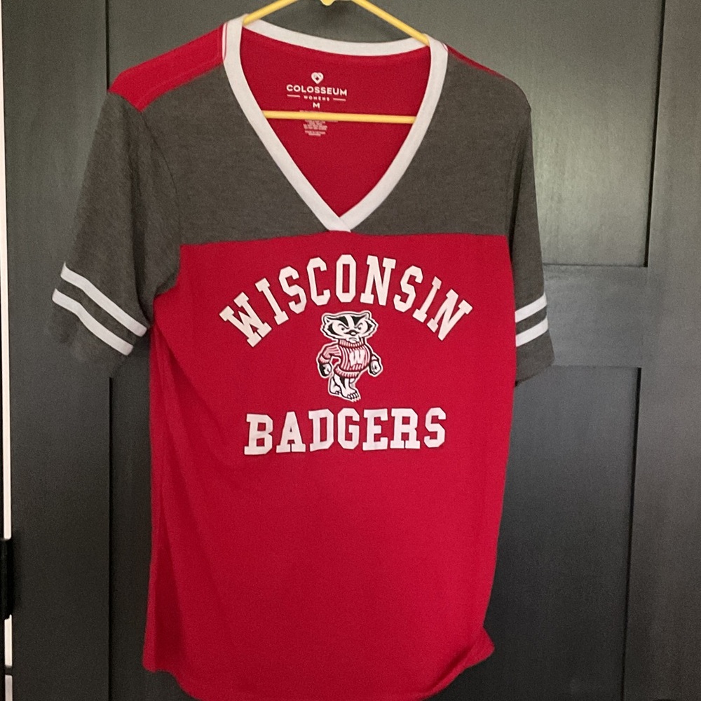Colosseum Red and Gray Wisconsin Badgers Tee